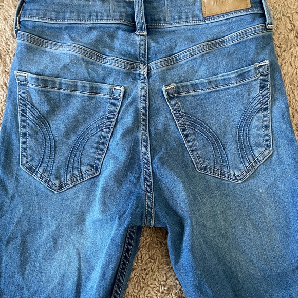 Hollister Women's Medium Wash High Rise 2S Skinny Jeans - Picture 5 of 8